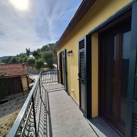 펜션 Hillside Haven - Sea View Retreat With Pool Access *