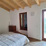 Hillside Haven - Sea View Retreat With Pool Access Semesterbostad