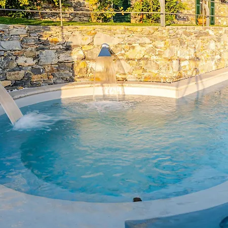 Tatil Evi Hillside Haven - Sea View Retreat With Pool Access