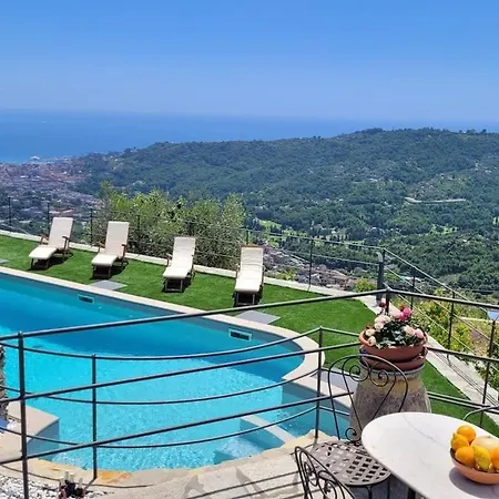度假居 Hillside Haven - Sea View Retreat With Pool Access *