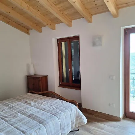 Hillside Haven - Sea View Retreat With Pool Access Tatil Evi