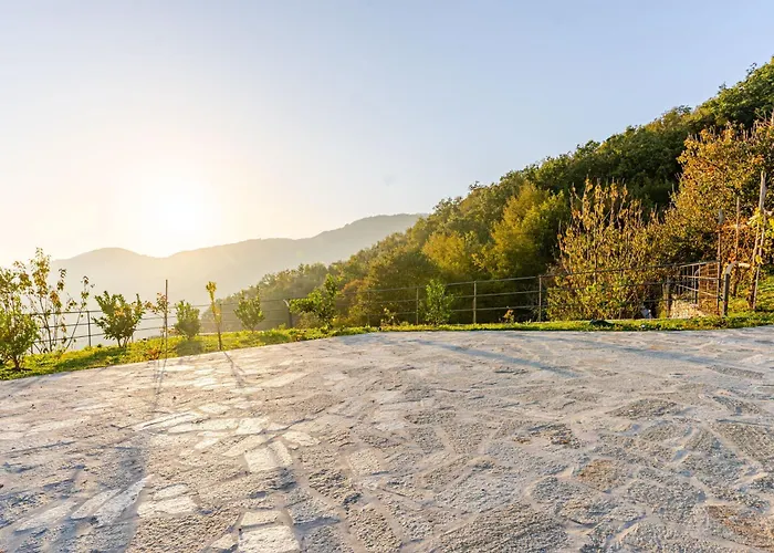 Hillside Haven - Sea View Retreat With Pool Access Nyaraló *