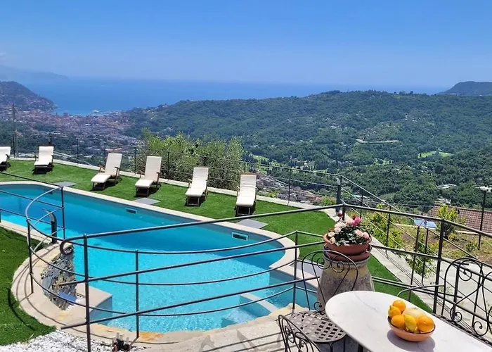 Nyaraló Hillside Haven - Sea View Retreat With Pool Access *