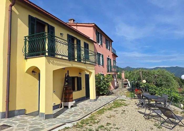 Nyaraló Hillside Haven - Sea View Retreat With Pool Access