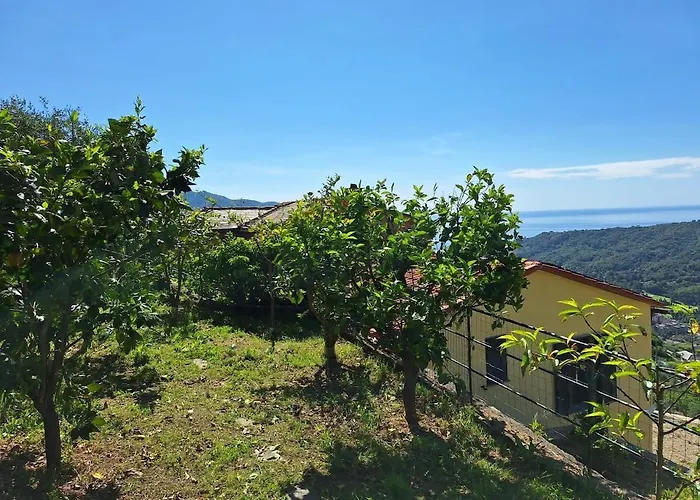 Hillside Haven - Sea View Retreat With Pool Access Nyaraló *